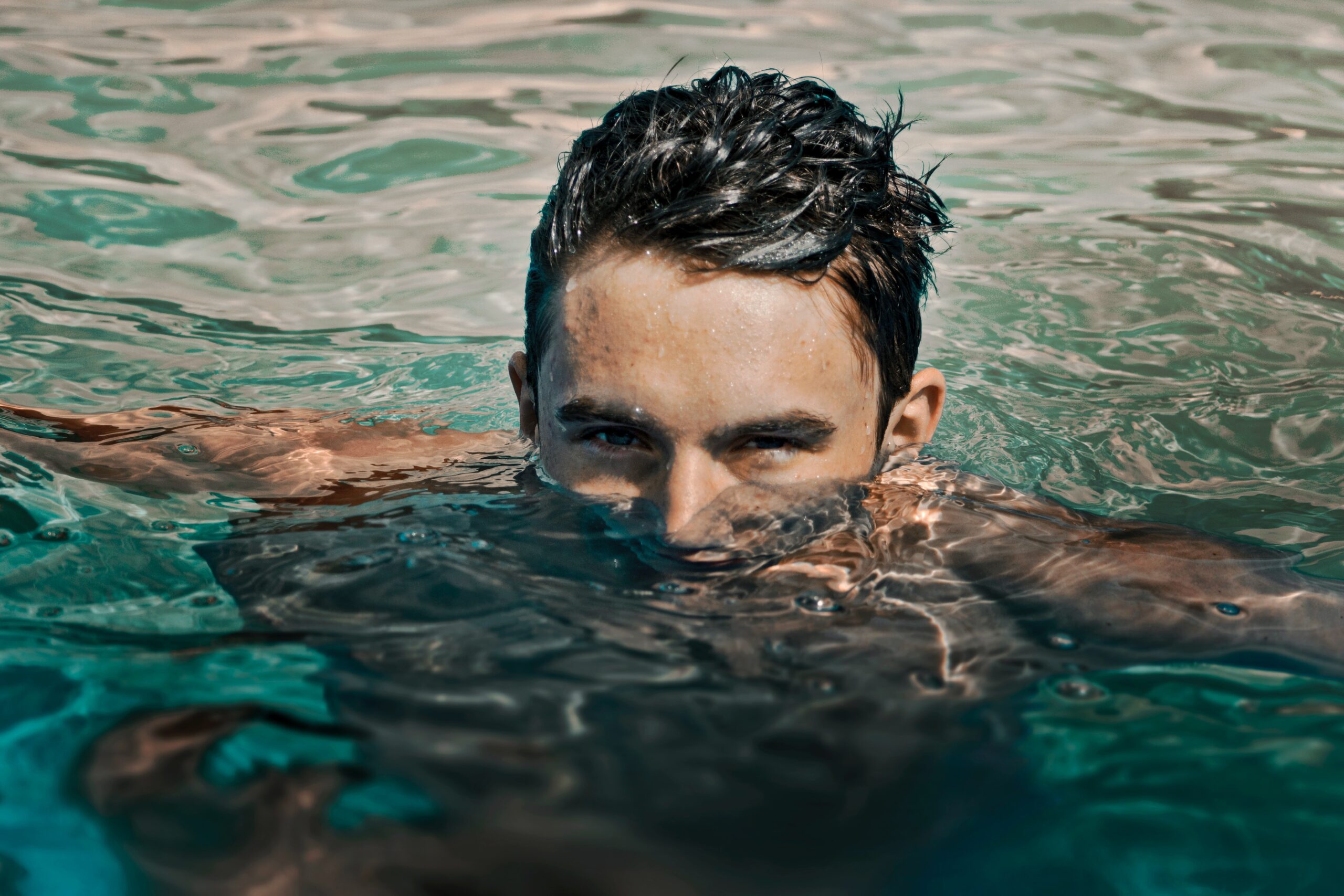 Does Swimming Pool Water Cause Hair Loss? | Hairfix Mexico