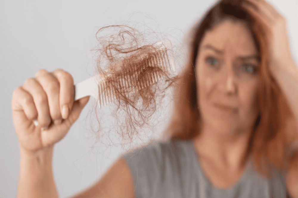 cuánta caída de cabello es normal