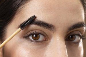 Caspa en cejas