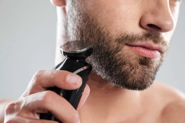 consecuencias y ventajas de afeitarse con maquinas eléctricas