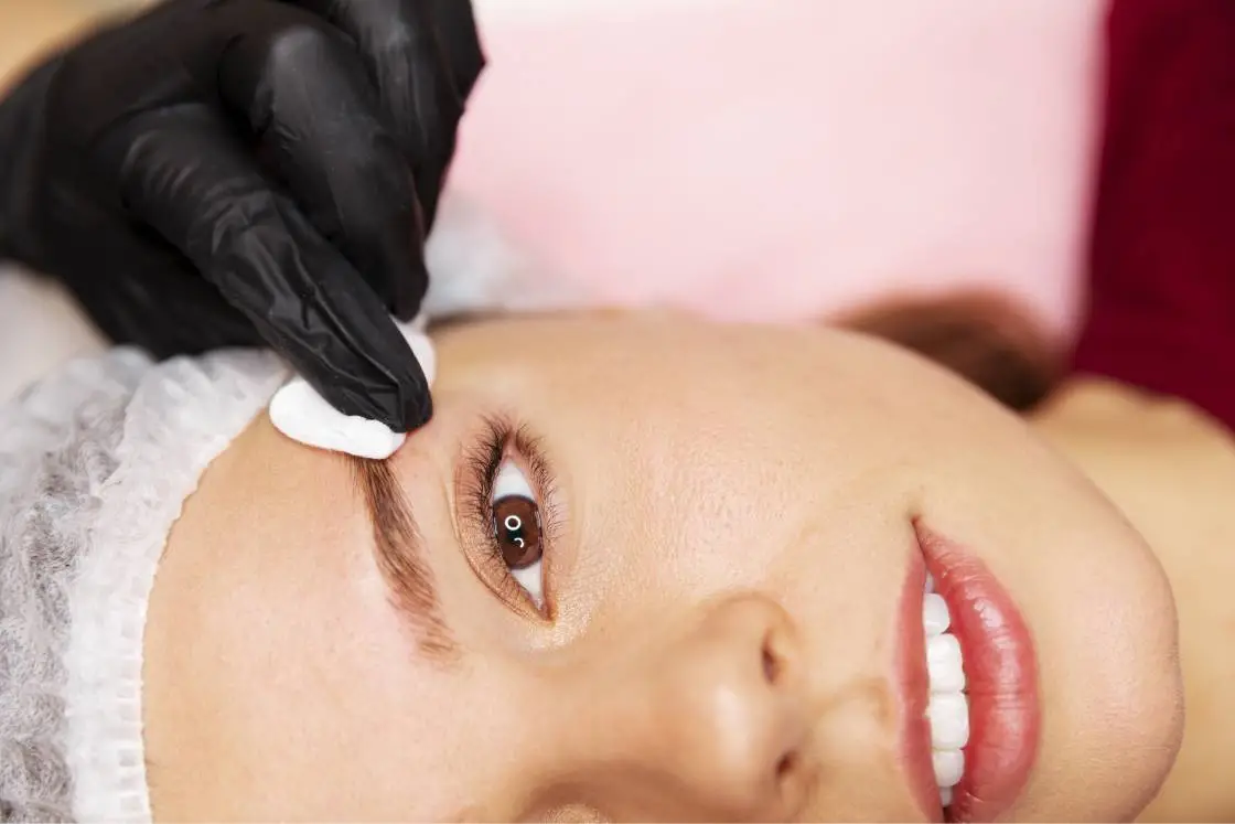 Process of straightening and laminating brows 